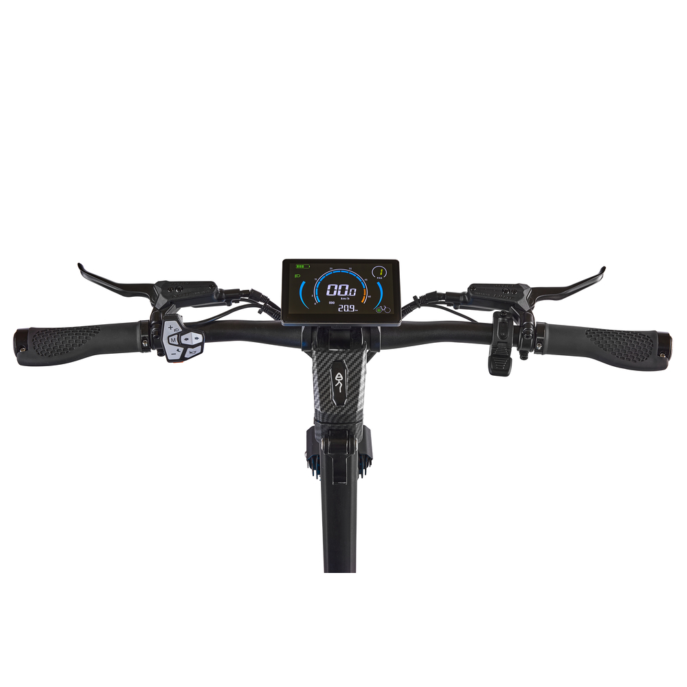 Beyaz arka planda dijital ekranlı, fren kollu, kontrol düğmeli ve dokulu tutma yerli elektrikli scooter gidonu.