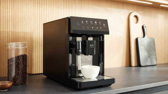 Ekspres ciśnieniowy KOENIC Cremaro KCAM 1518026 B Moc 1725W 15 bar Cold Brew Czarny
