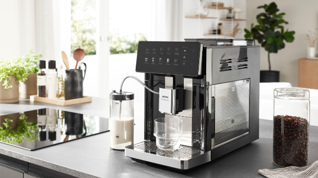 Ekspres ciśnieniowy KOENIC Cremaro+ KCAM 1518126 B Moc 1725W 15 bar Cold Brew Czarny
