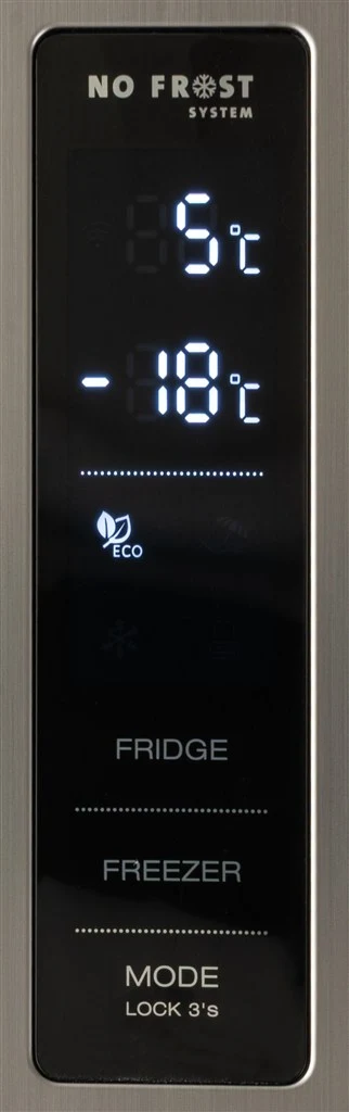 Rozsdamentes acél hűtőszekrény vezérlőpult digitális hőmérséklet-kijelzőkkel és öko móddal.