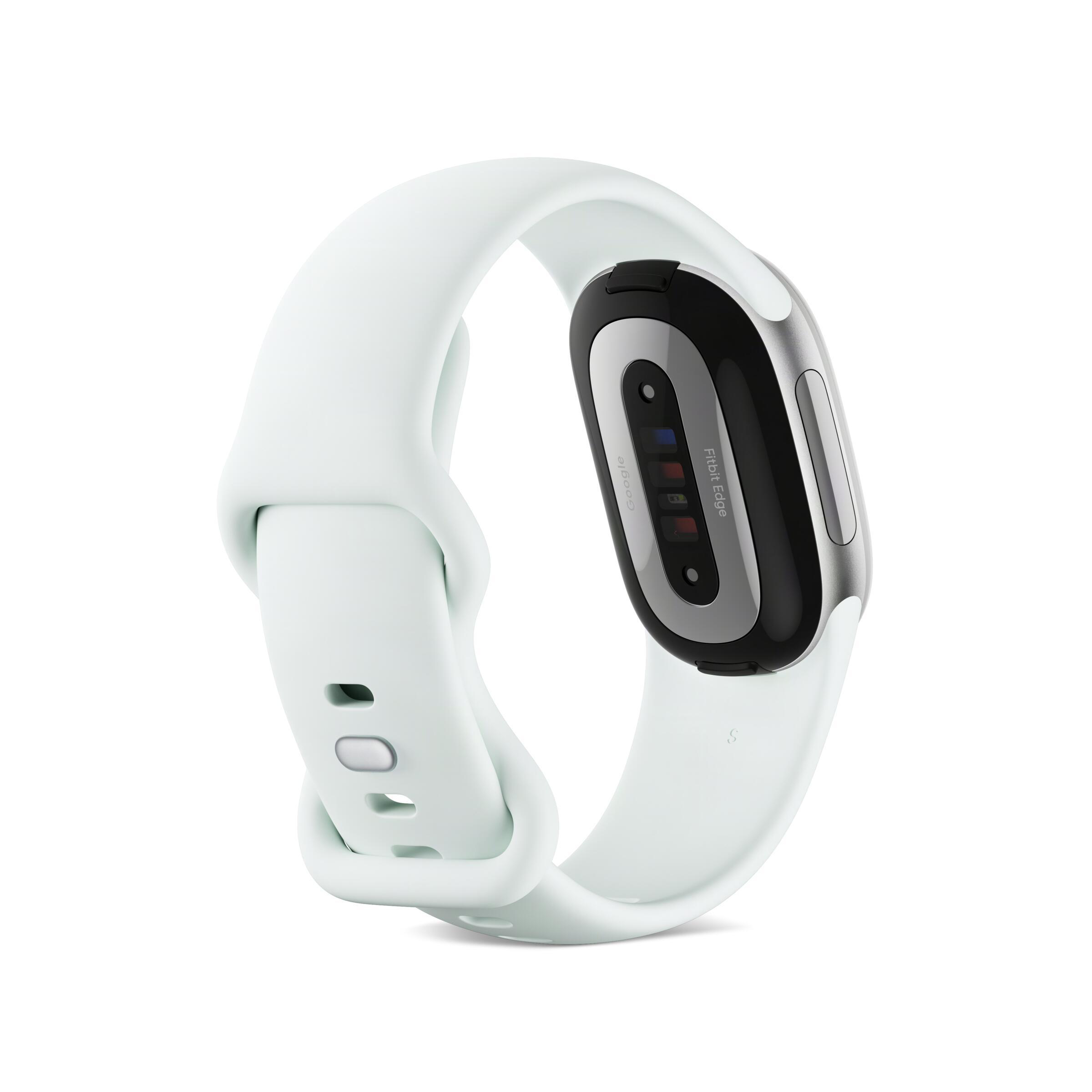 Eine weiße Smartwatch mit einem Sensor auf der Rückseite vor weißem Hintergrund.