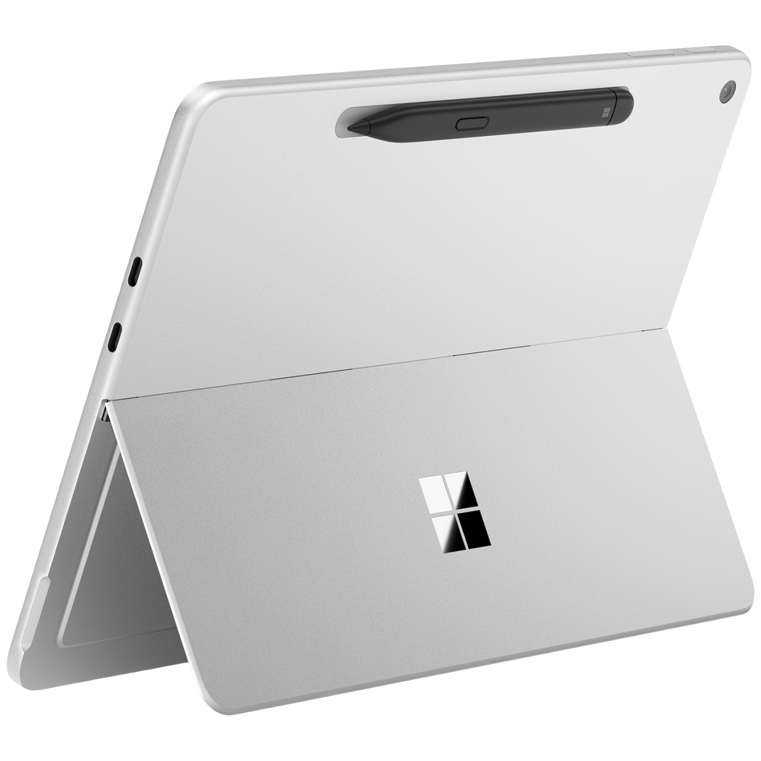 Een zilveren tablet met ingebouwde standaard, Microsoft-logo op de achterkant en een magnetisch bevestigde pen.