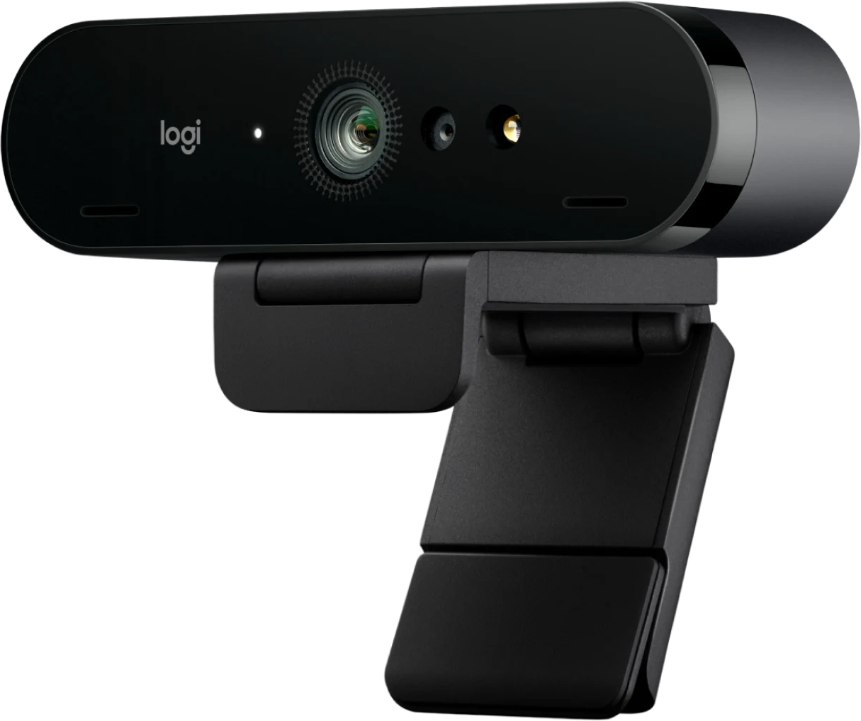 Une webcam Logitech noire avec un support de fixation sur fond noir.