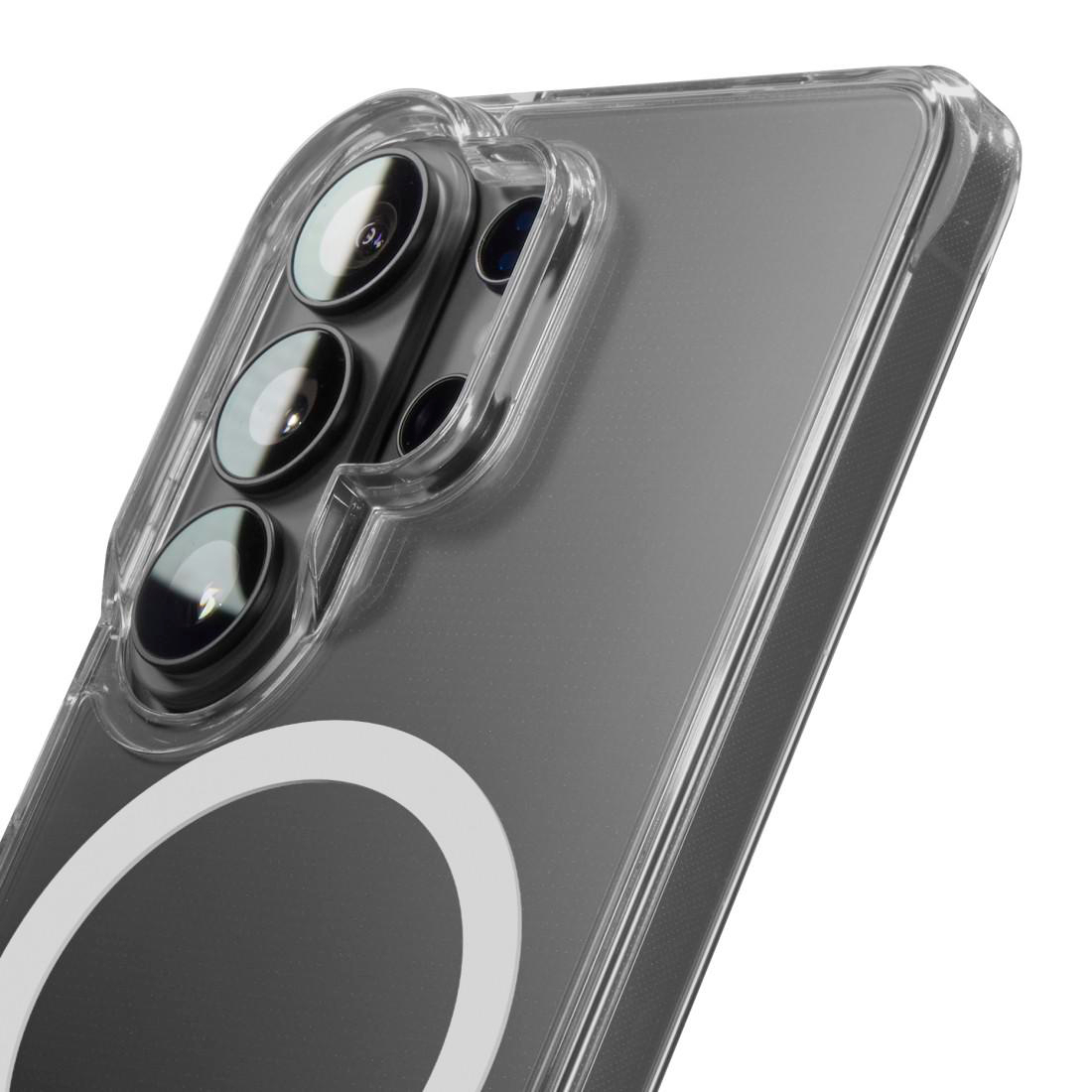 Rückseite einer transparenten Schutzhülle auf einem Smartphone mit Kameras und MagSafe-Ring.