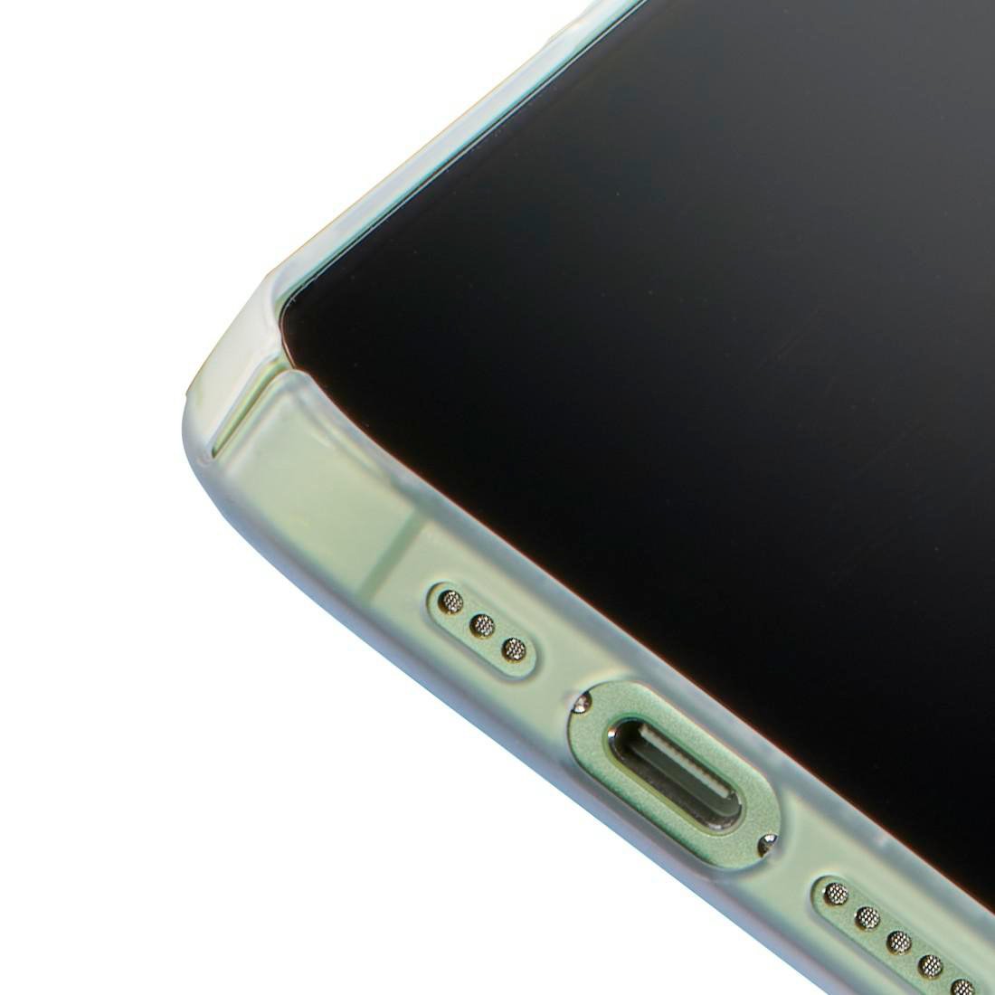 Unterseite eines Smartphones mit USB-C-Anschluss und Lautsprechern in einer transparenten Hülle.