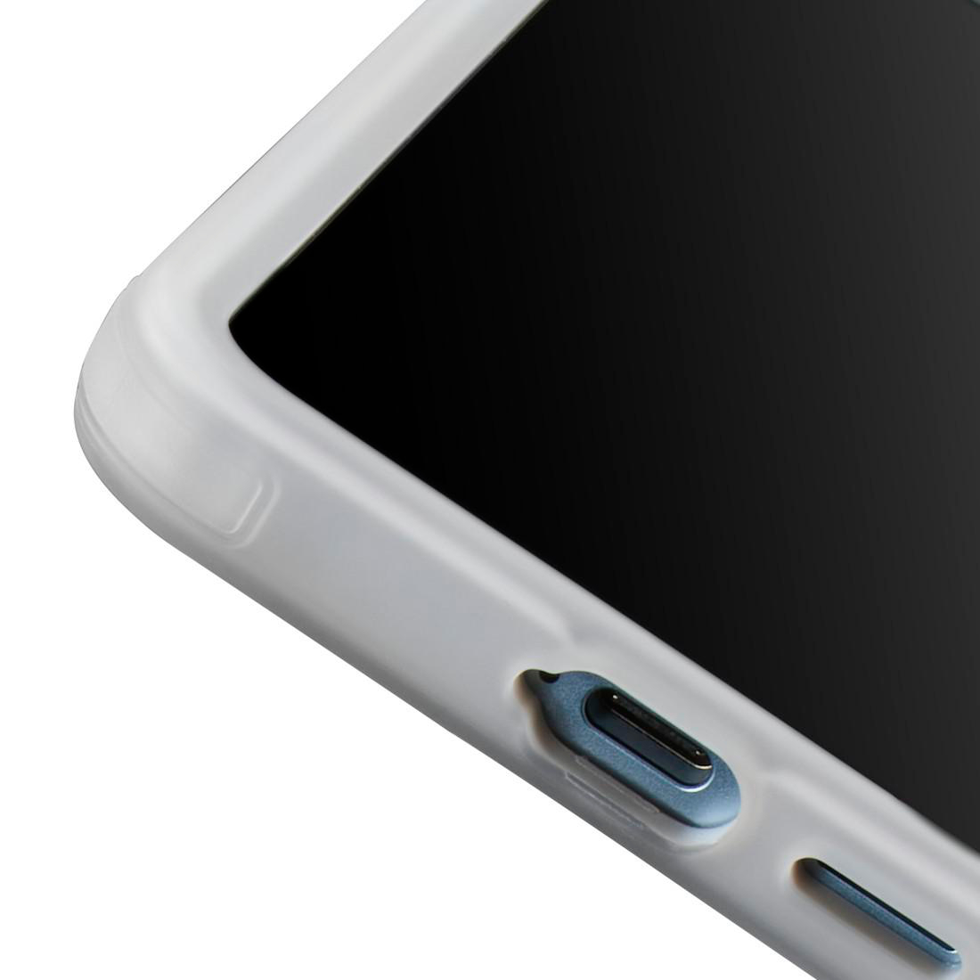 Nahaufnahme der Unterseite eines Smartphones mit Ladeanschluss und Gehäuse.