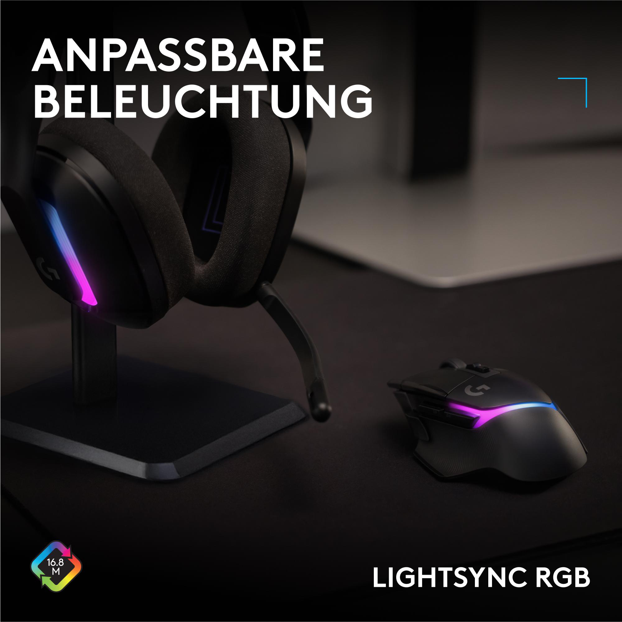Schwarze Gaming-Kopfhörer auf einem Ständer und eine passende Maus mit bunter RGB-Beleuchtung auf einem Tisch.