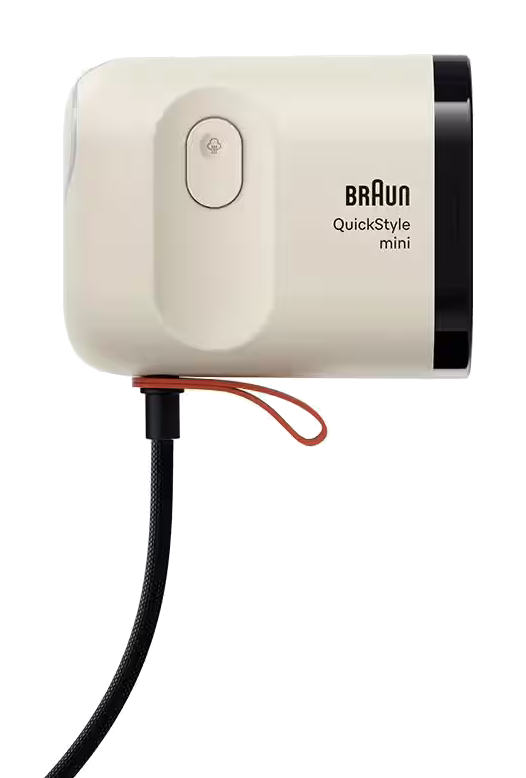 Biała mini parownica do ubrań Braun QuickStyle z czarnym uchwytem i czerwoną pętlą.