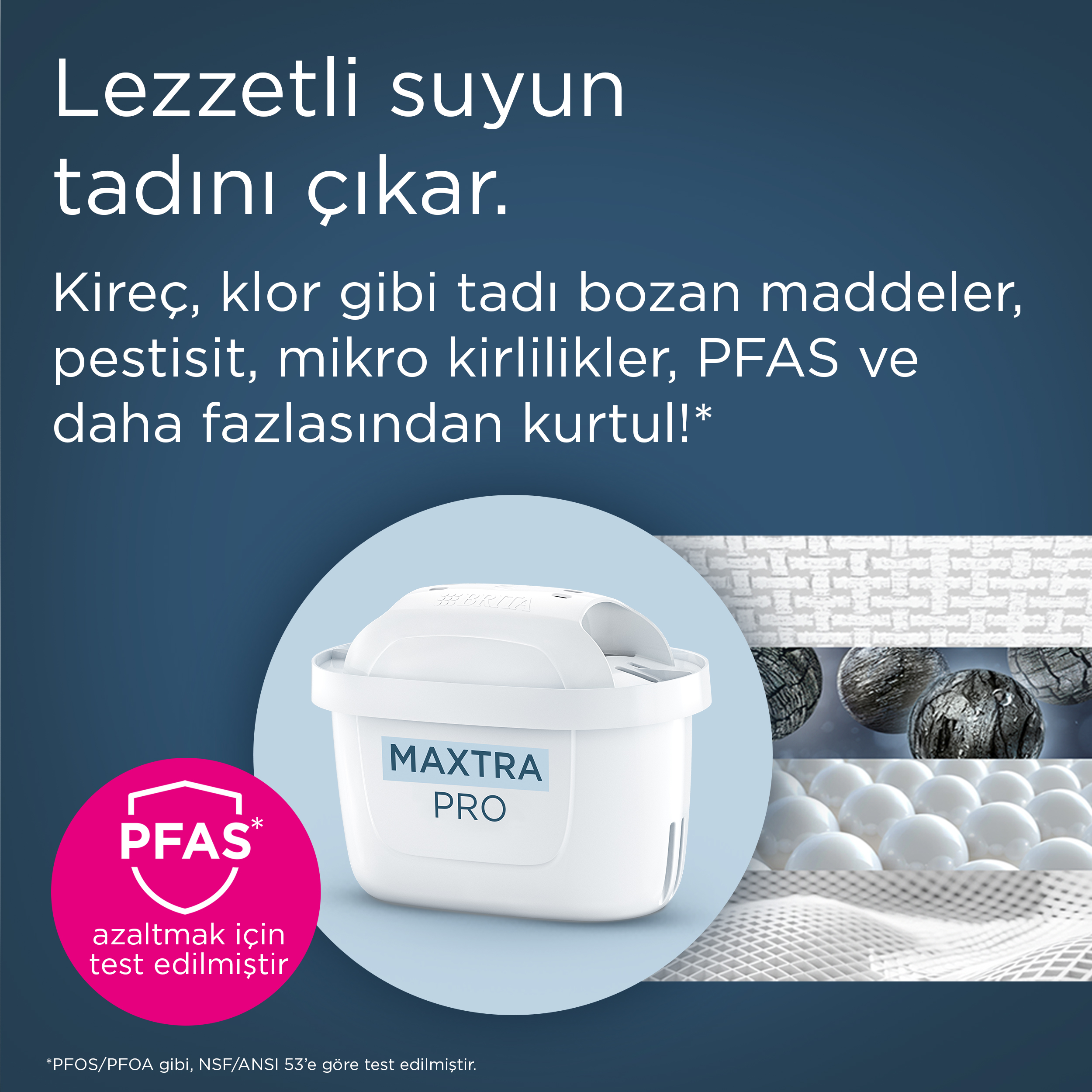 Mavi arka plan üzerinde metin ve pembe mühür bulunan Maxtra Pro su filtresi reklamı.