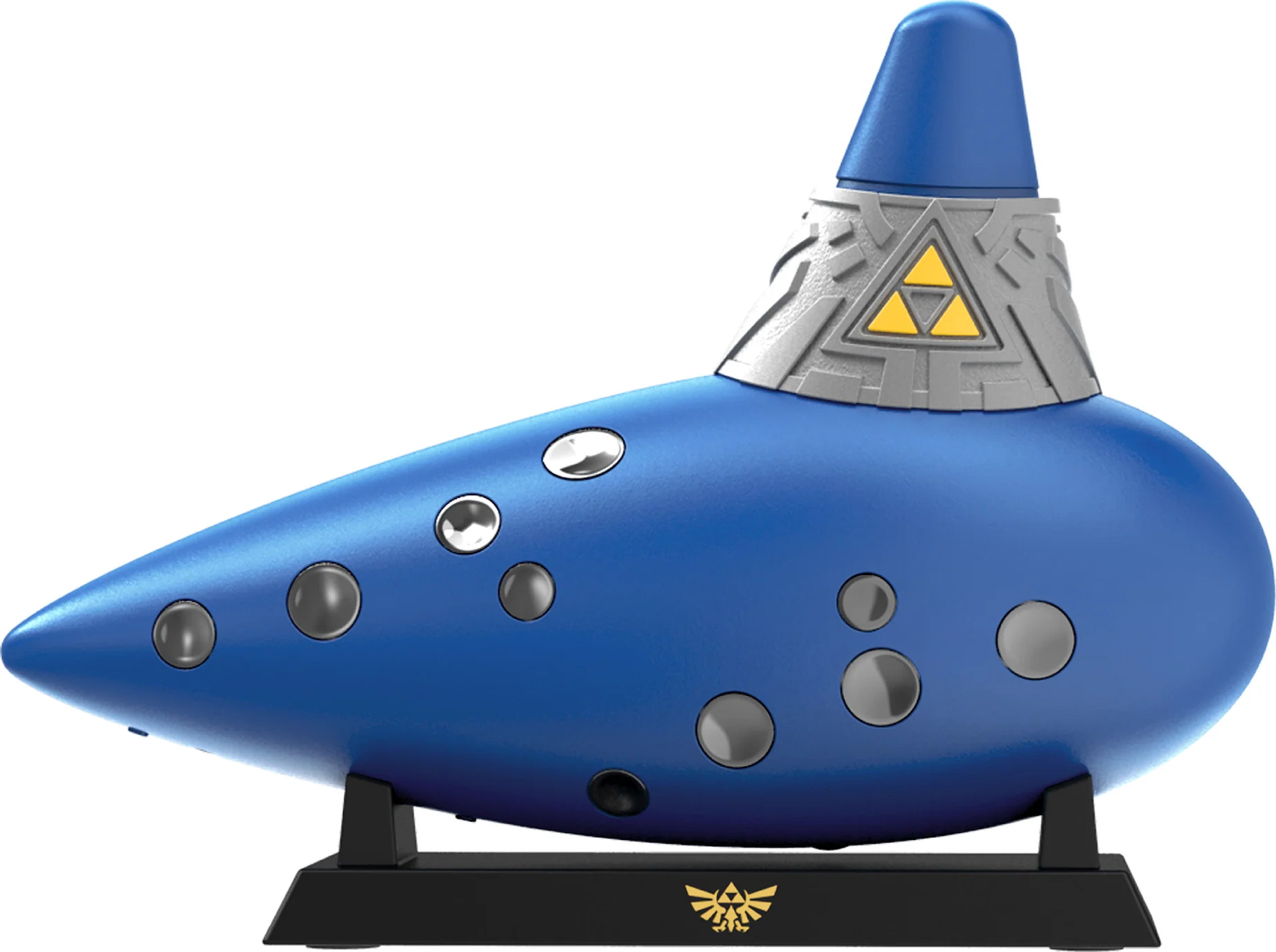 Blaue Okarina mit Triforce-Symbol auf grauem Kragen, platziert auf einem schwarzen Ständer.