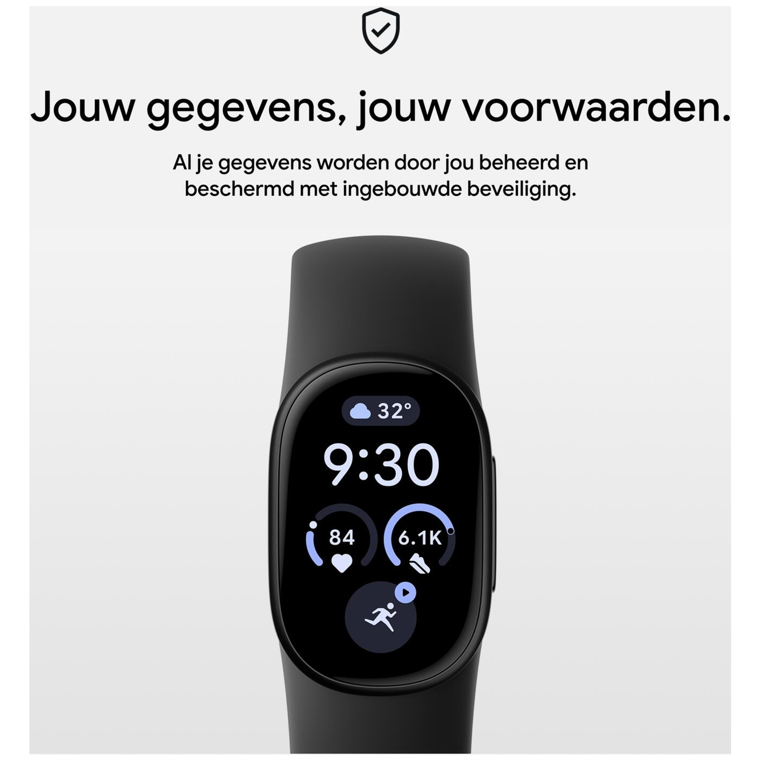 Zwarte smartwatch met tijd, weer en fitnessgegevens op het scherm, tegen een lichte achtergrond.