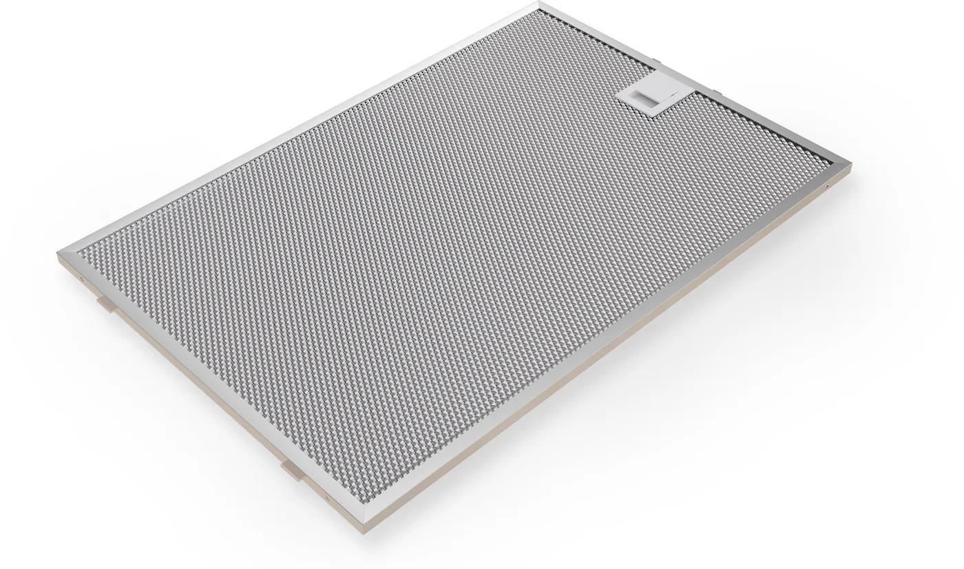 Filtro de grasa metálico plateado rectangular para campana extractora con malla fina.