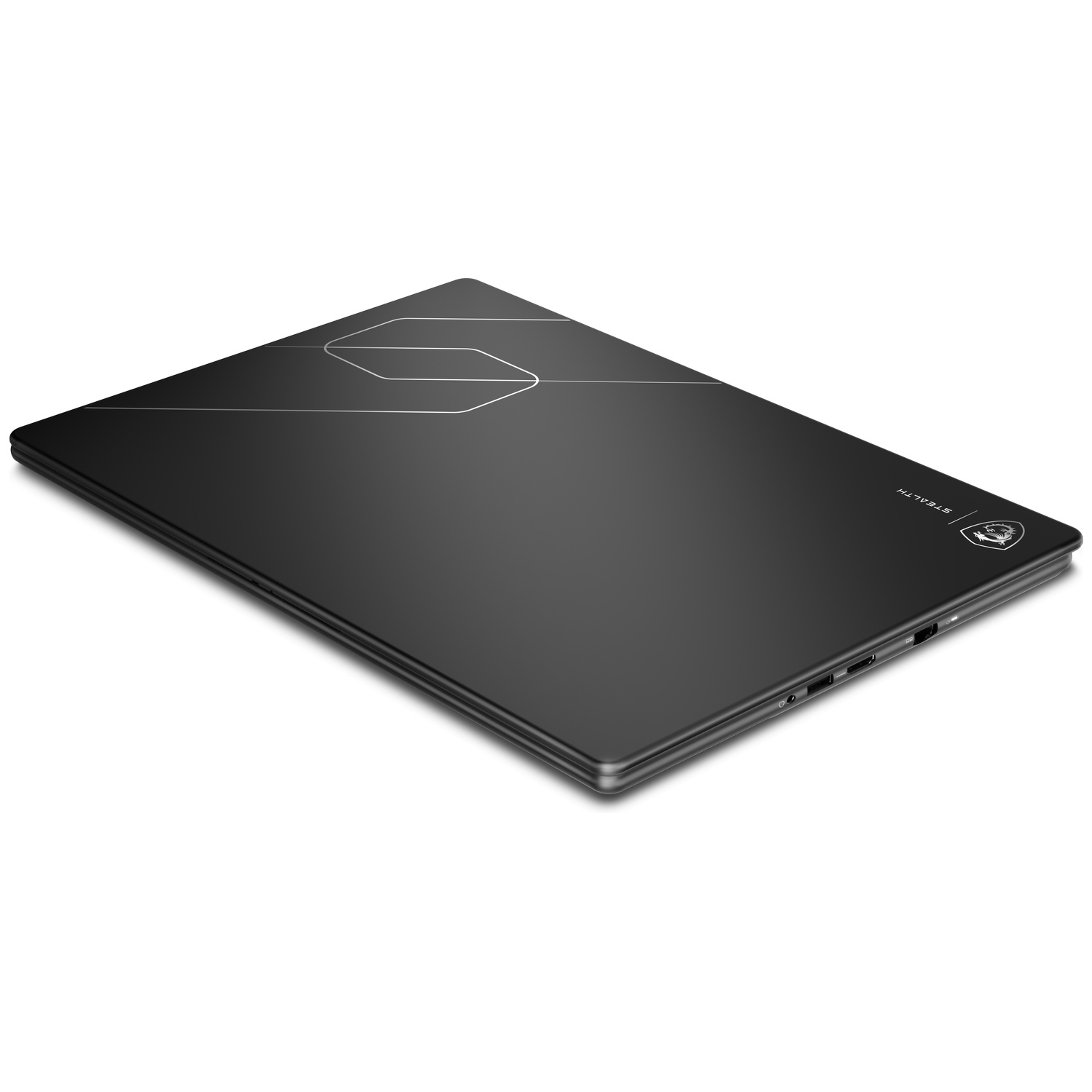 Een gesloten zwarte laptop met een wit ontwerp op het deksel rust op een witter oppervlak.