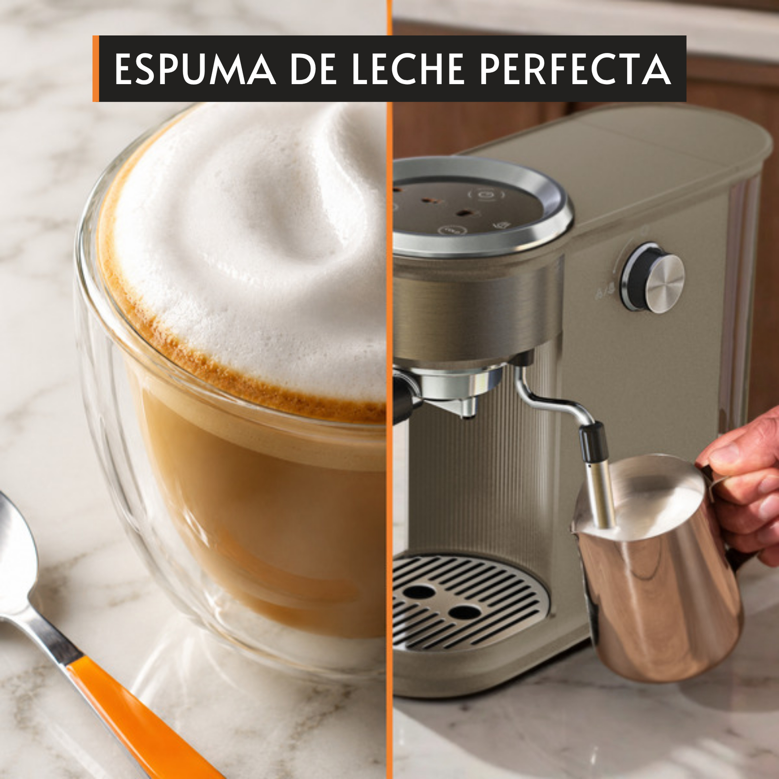 Una cafetera espumea leche en una jarra, al lado hay una taza de capuchino con espuma de leche perfecta.