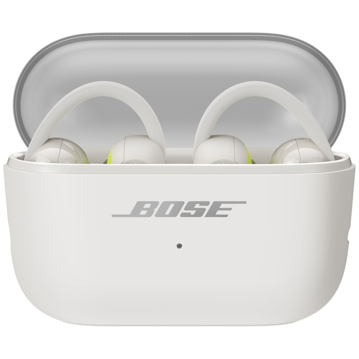 Écouteurs Bose blancs avec crochets d'oreille dans un étui de chargement ouvert sur fond blanc.