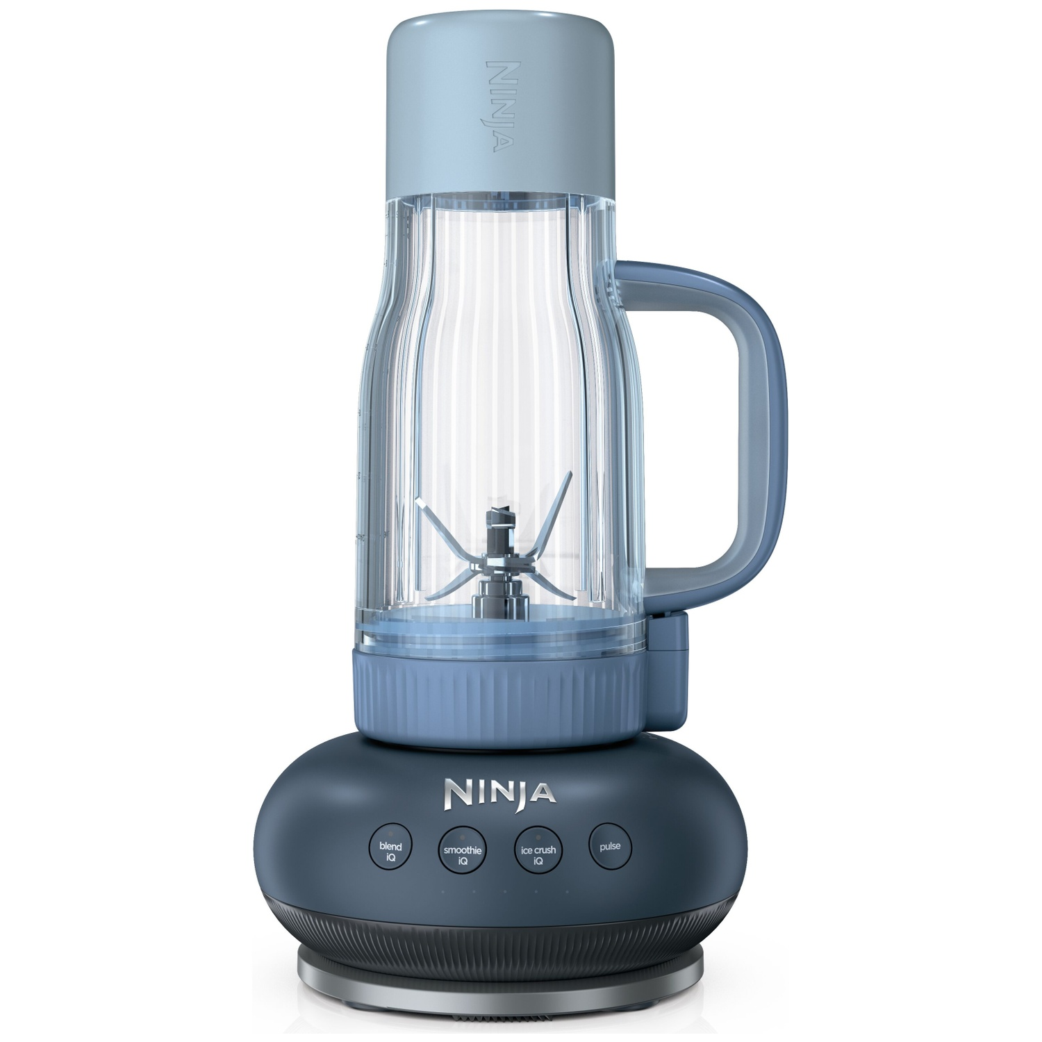 Un blender Ninja bleu avec un gobelet amovible, une poignée et quatre boutons sur sa base.