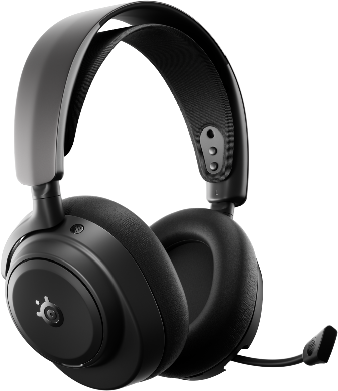 Ein Paar schwarze Over-Ear-Gaming-Kopfhörer mit einziehbarem Mikrofon und Markenlogo auf der Ohrmuschel.