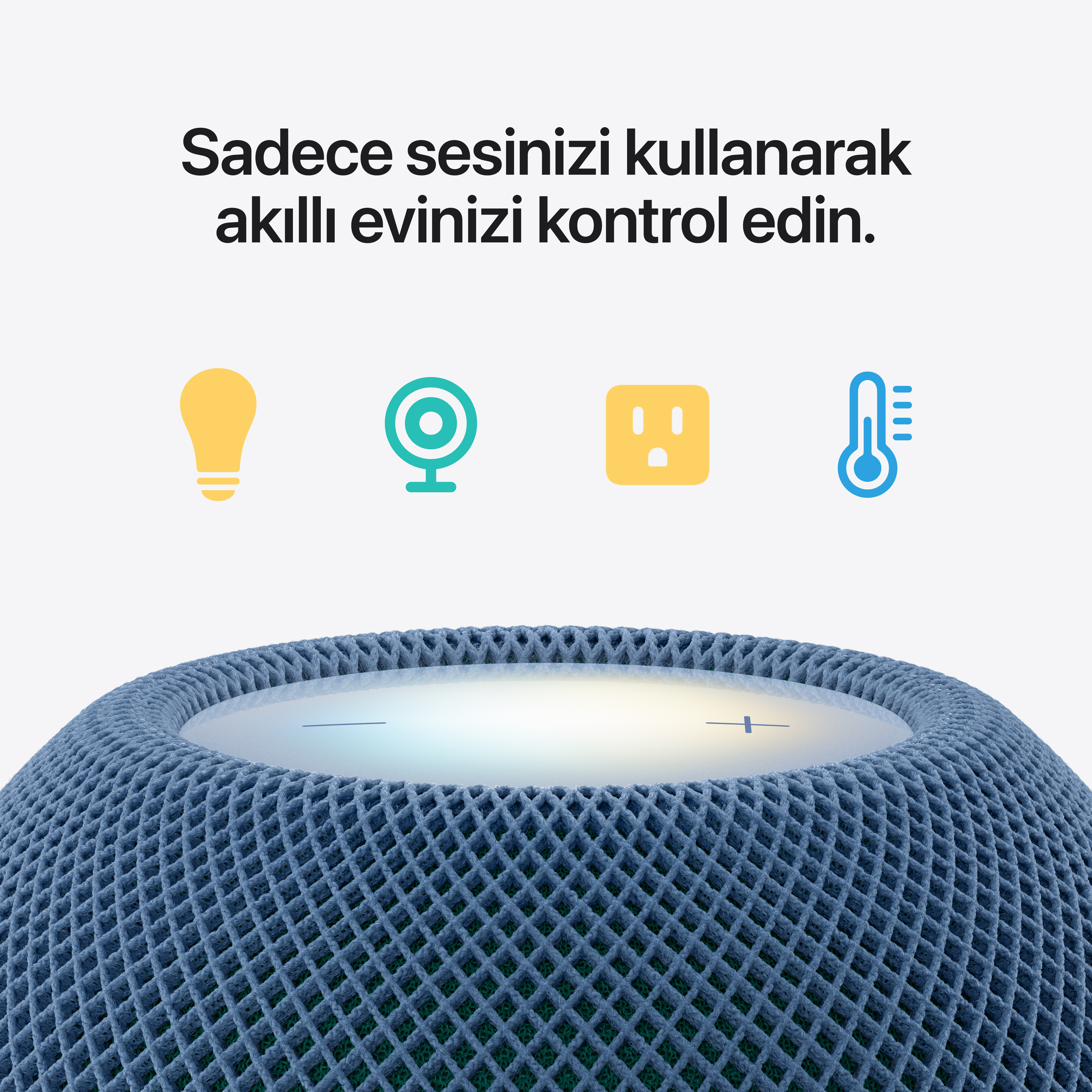 Üstünde yazı ve akıllı ev ikonları olan mavi bir akıllı hoparlör.
