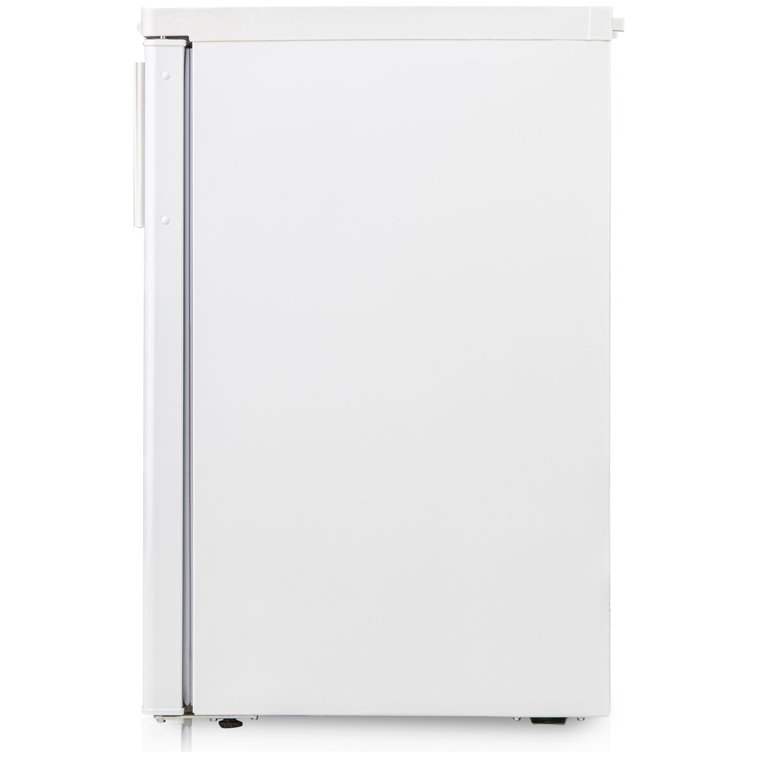 Un petit réfrigérateur blanc encastrable avec poignée verticale sur fond blanc.