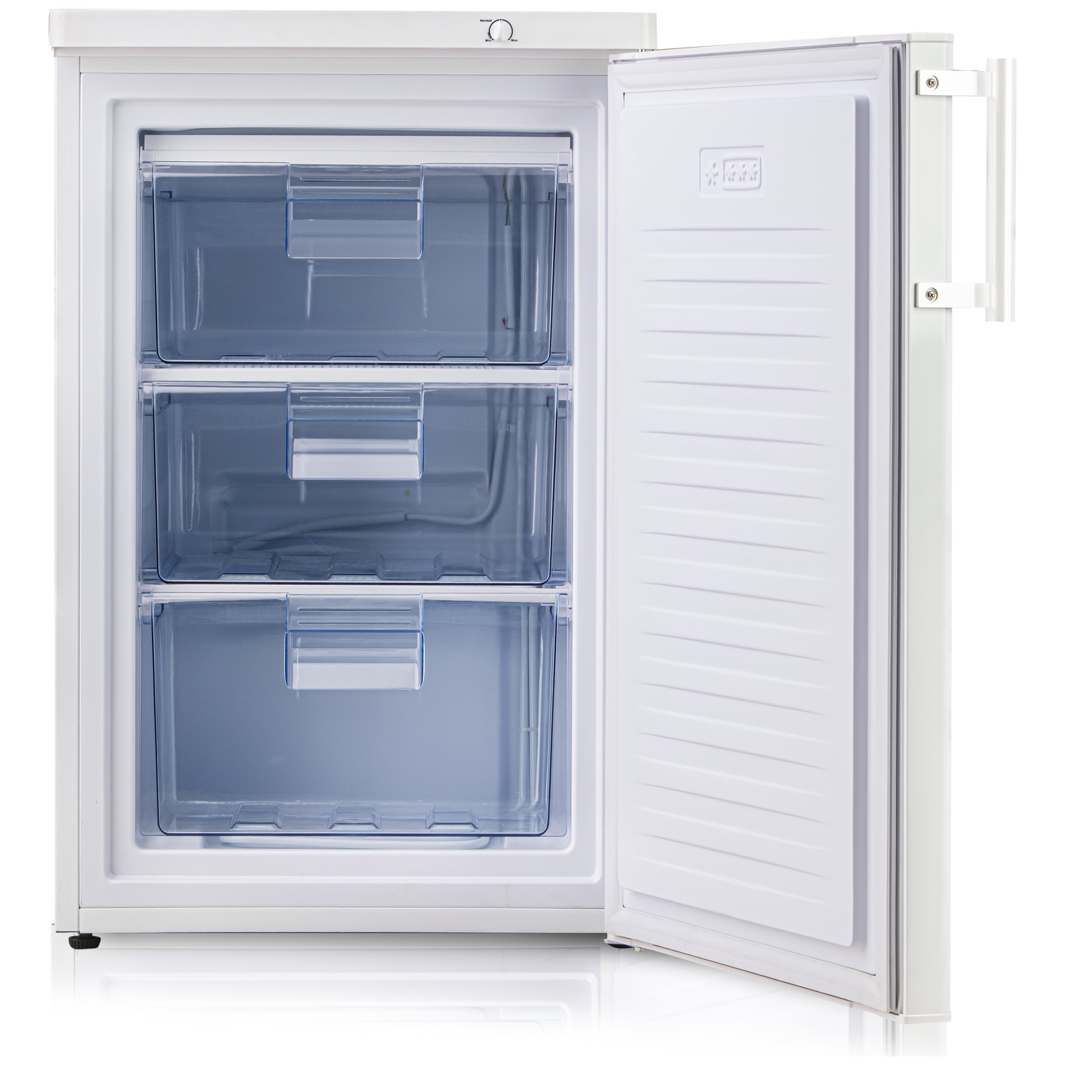 Un congélateur armoire blanc avec la porte ouverte montre trois tiroirs transparents.