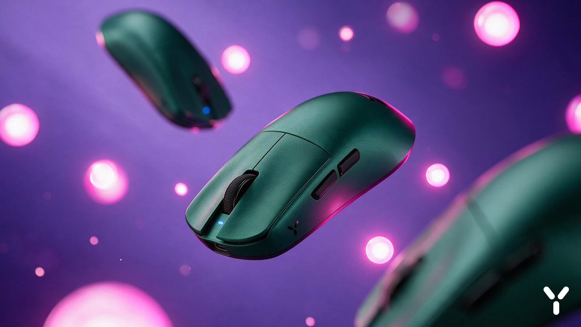 Drei grüne kabellose Mäuse schweben vor einem violetten Hintergrund mit rosa Lichtpunkten.