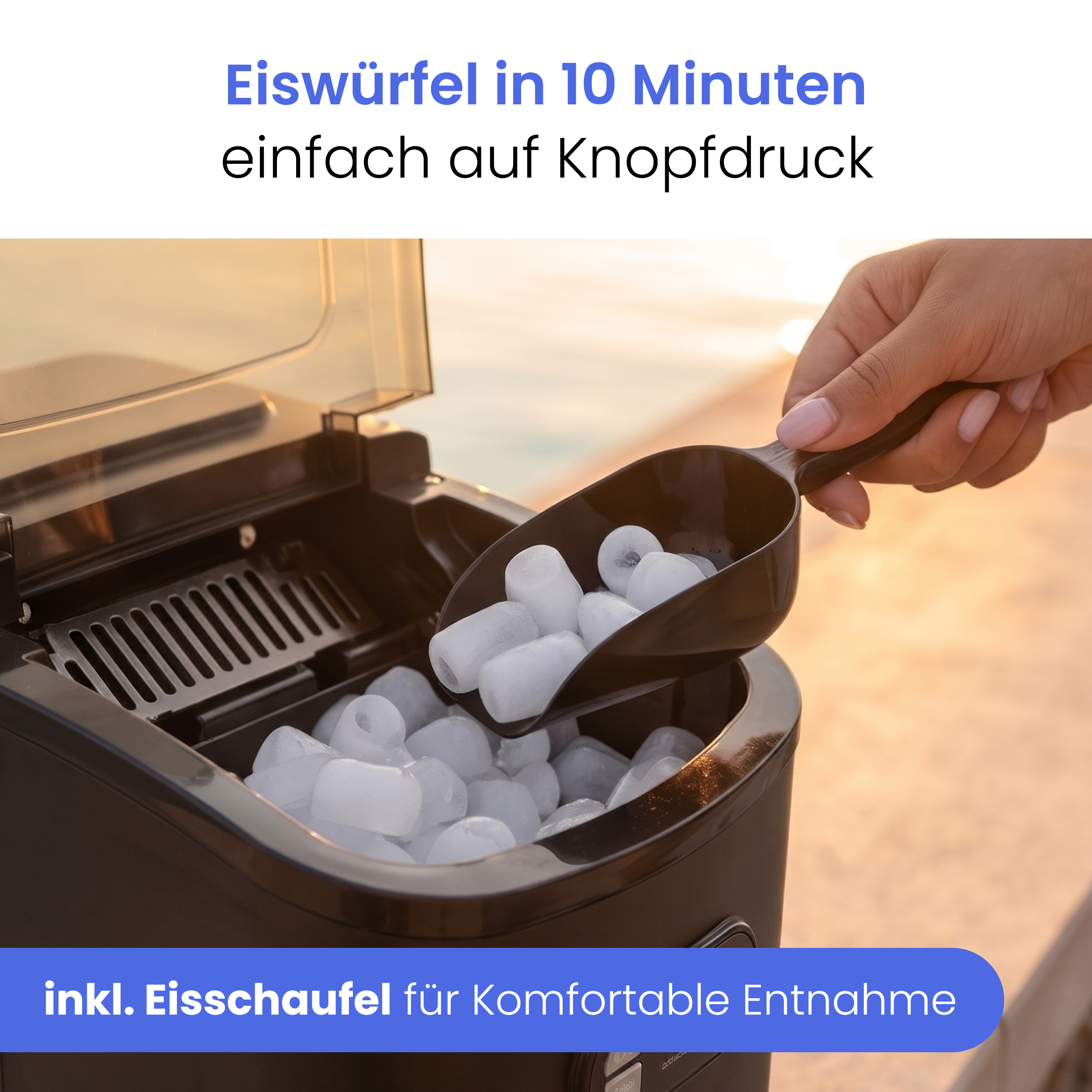 Eine Hand schöpft Eiswürfel mit einer schwarzen Schaufel aus einer Eismaschine.