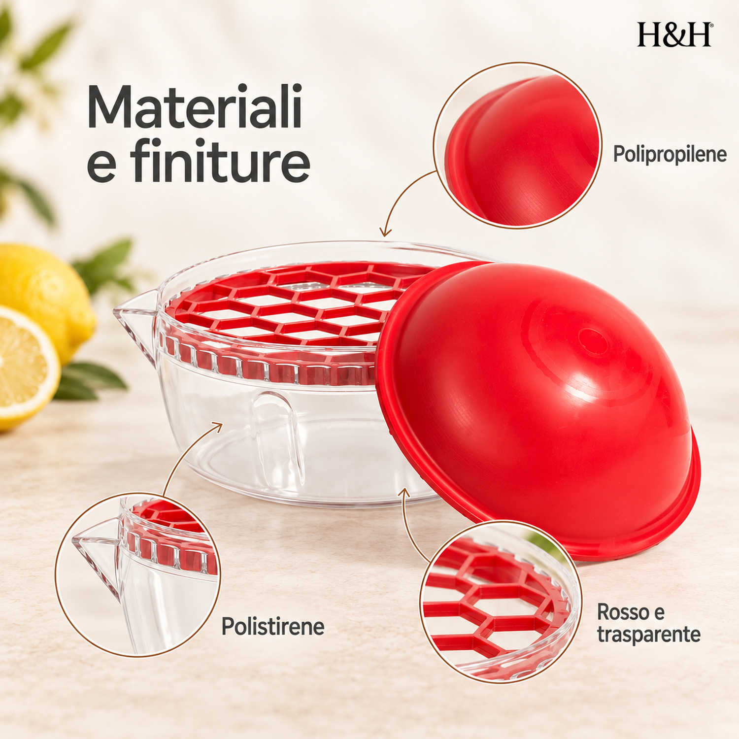 Ciotola trasparente con coperchio e inserto rosso, accompagnata da limoni.