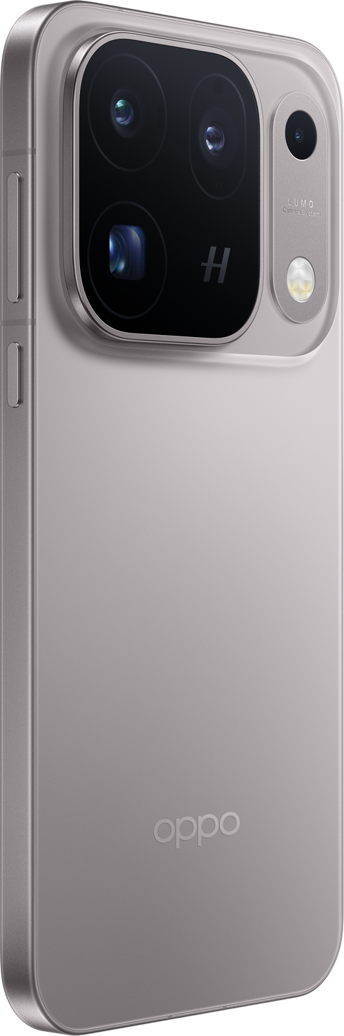 Parte trasera de un smartphone Oppo plateado con un gran módulo de cámara cuadrado y el logotipo abajo.