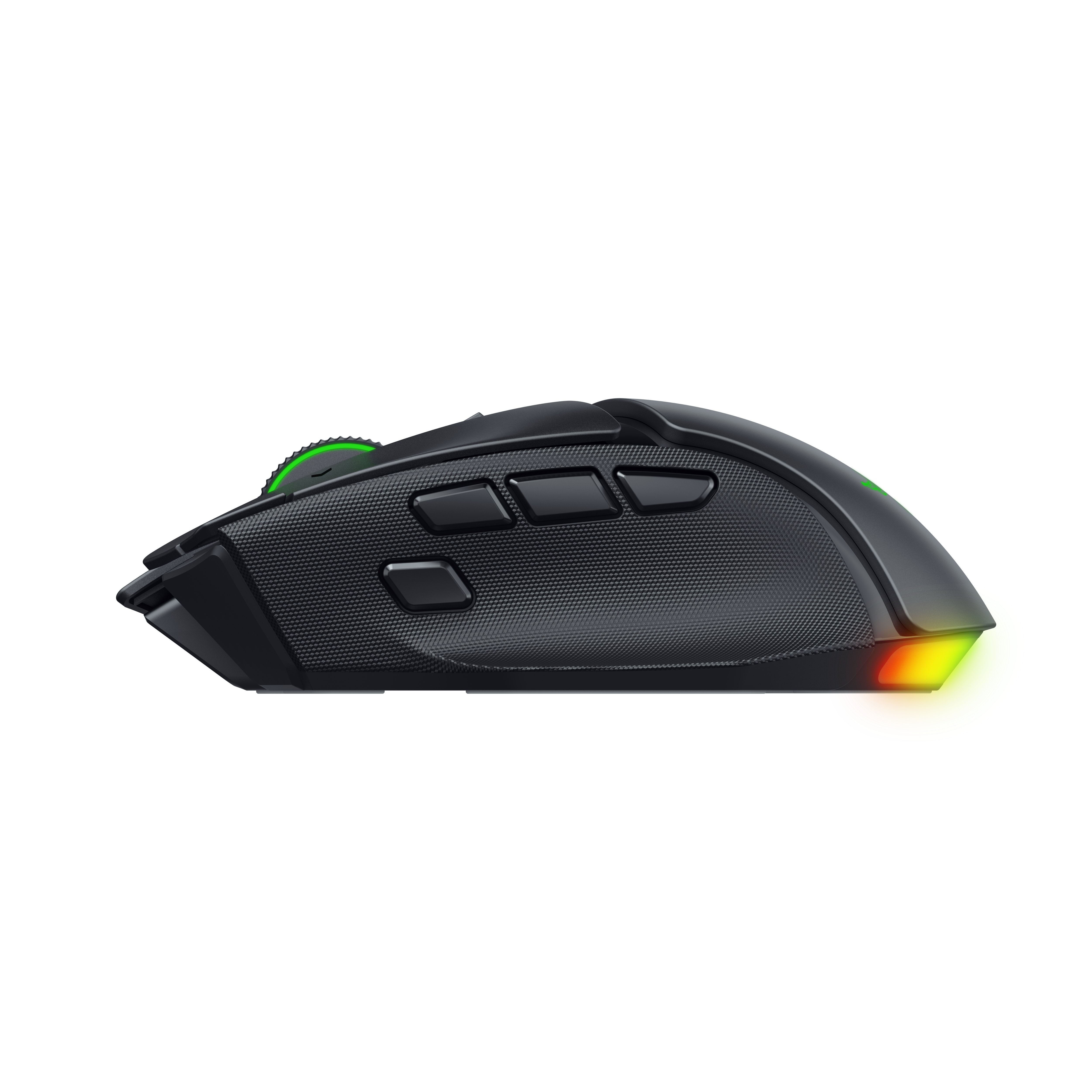 Eine schwarze Gaming-Maus mit vielen Daumentasten und grünem sowie gelbem LED-Licht auf weißem Hintergrund.