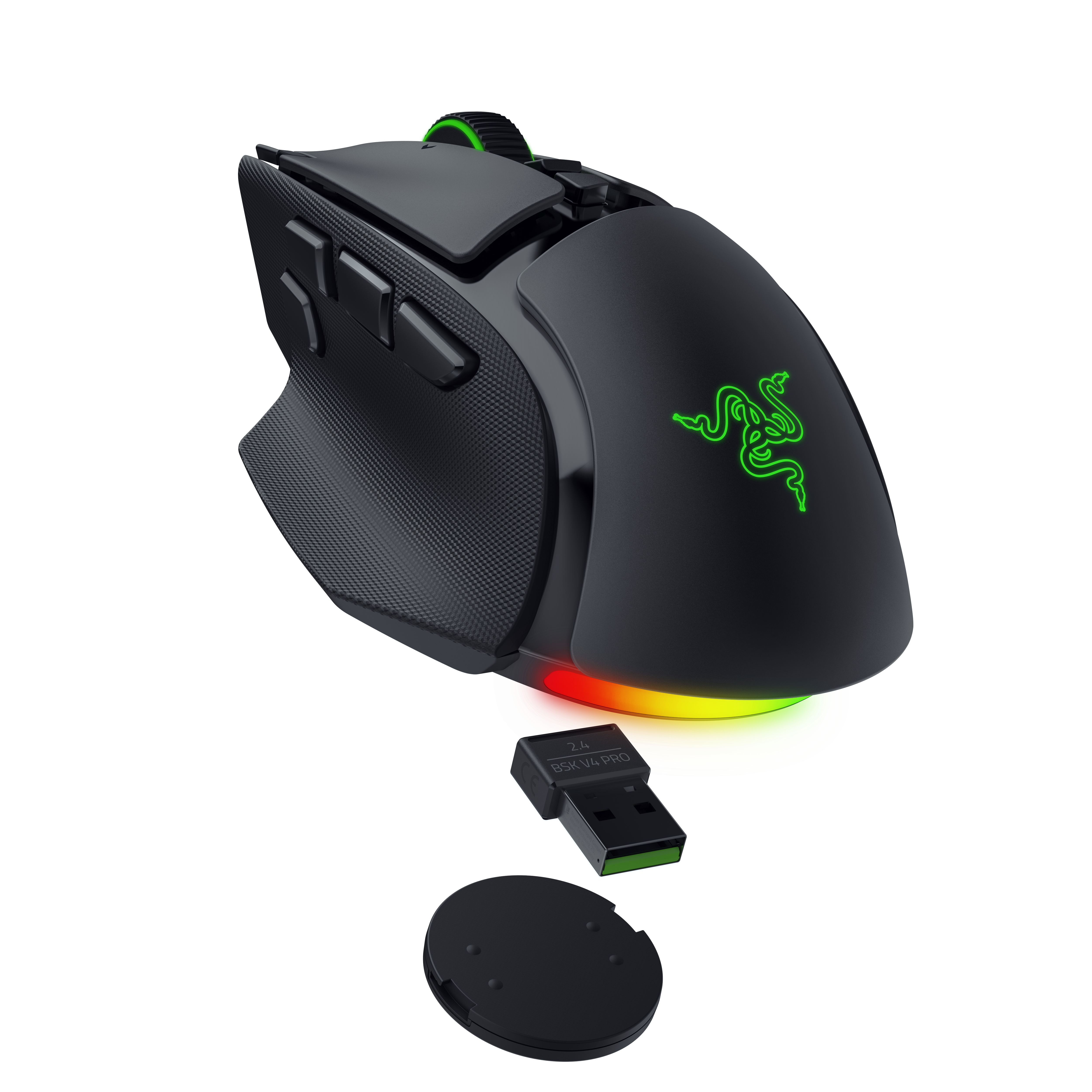 Schwarze kabellose Gaming-Maus mit grünem Logo, USB-Empfänger und runder Abdeckung auf weißem Hintergrund.