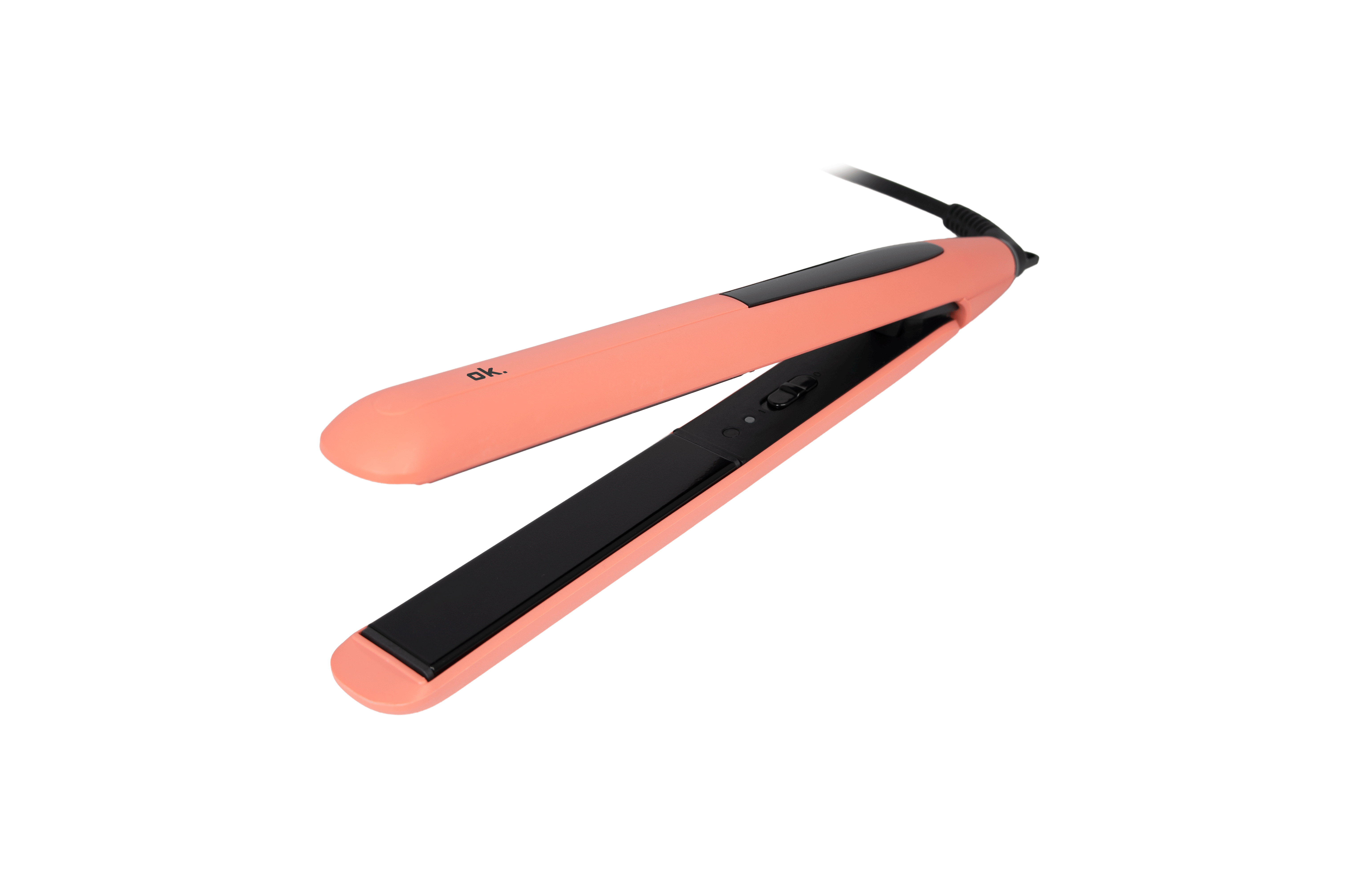 Una plancha de pelo de color rosa melocotón y negro inclinada hacia arriba sobre un fondo negro sólido.