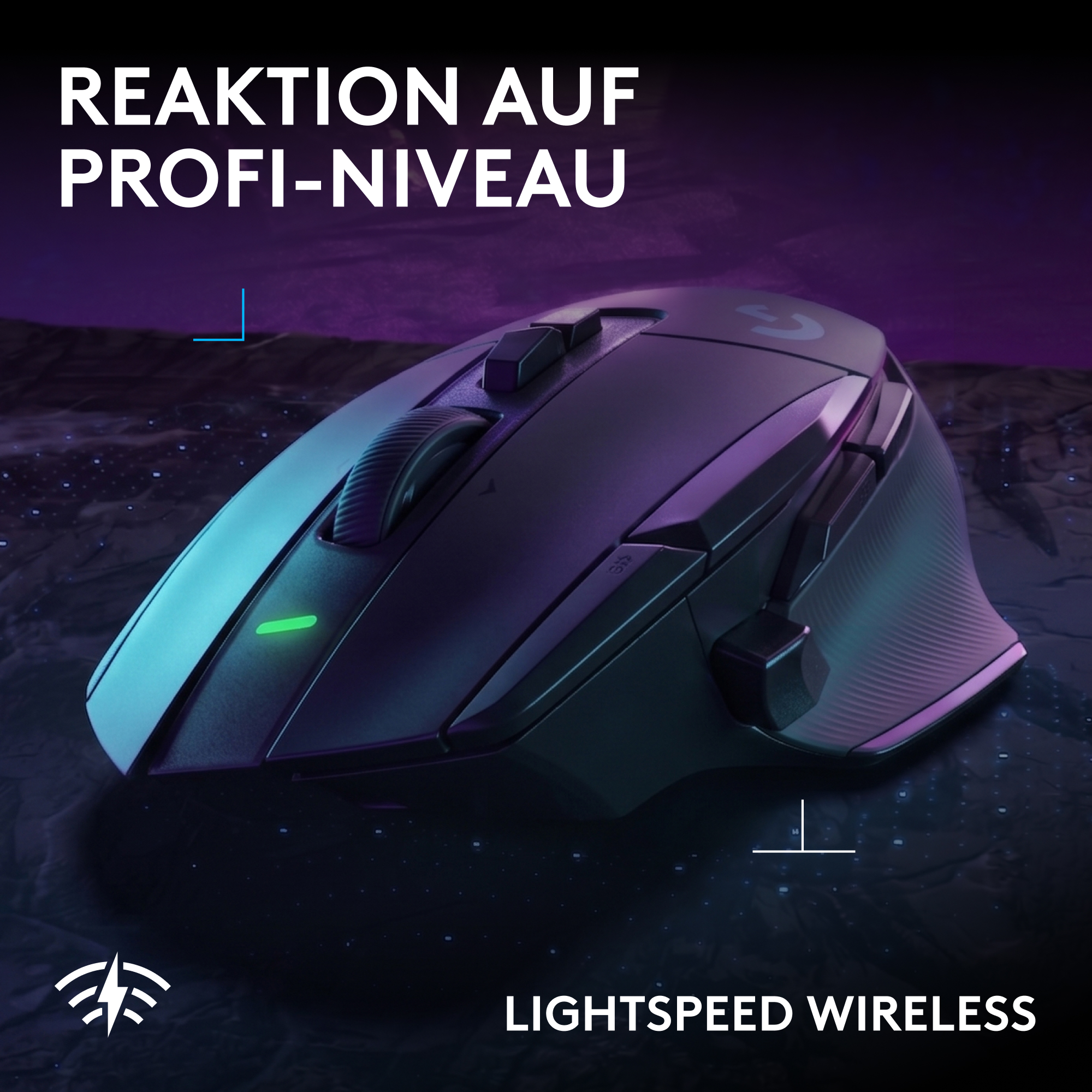 Eine schwarze kabellose Gaming-Maus mit LED-Beleuchtung auf dunklem Hintergrund.