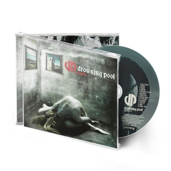 Drowning Pool CD Hülle und Disc mit einem Bild einer liegenden Person in einem grau getönten Raum.
