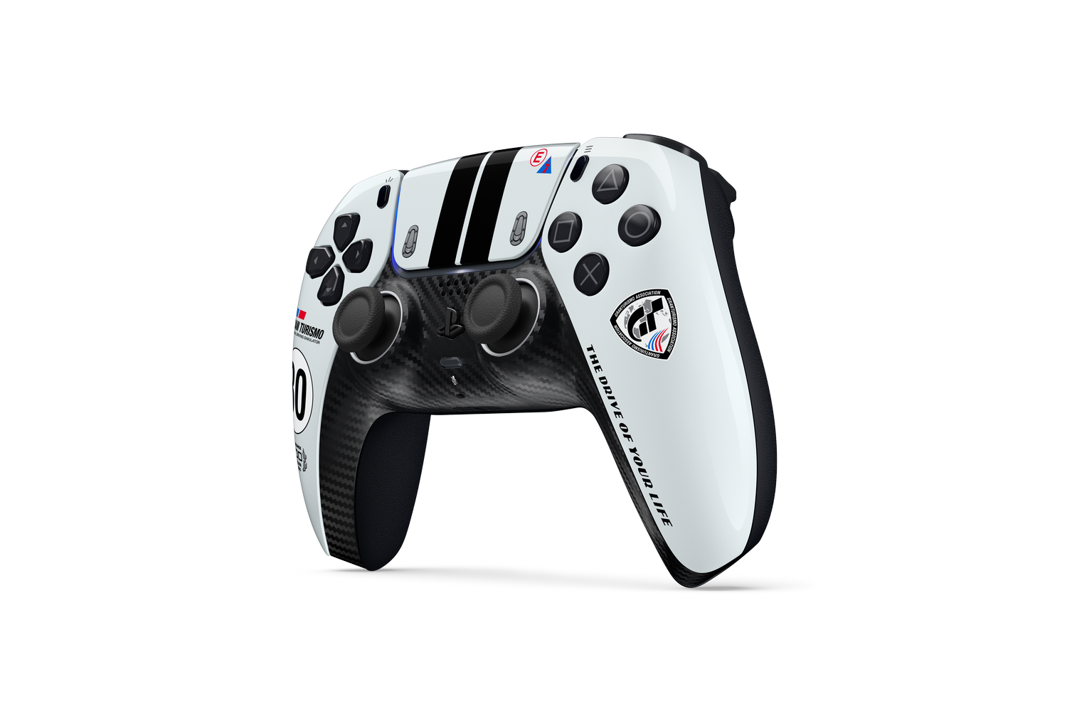 Un mando de PlayStation 5 blanco y negro temático de Gran Turismo con detalles de fibra de carbono.