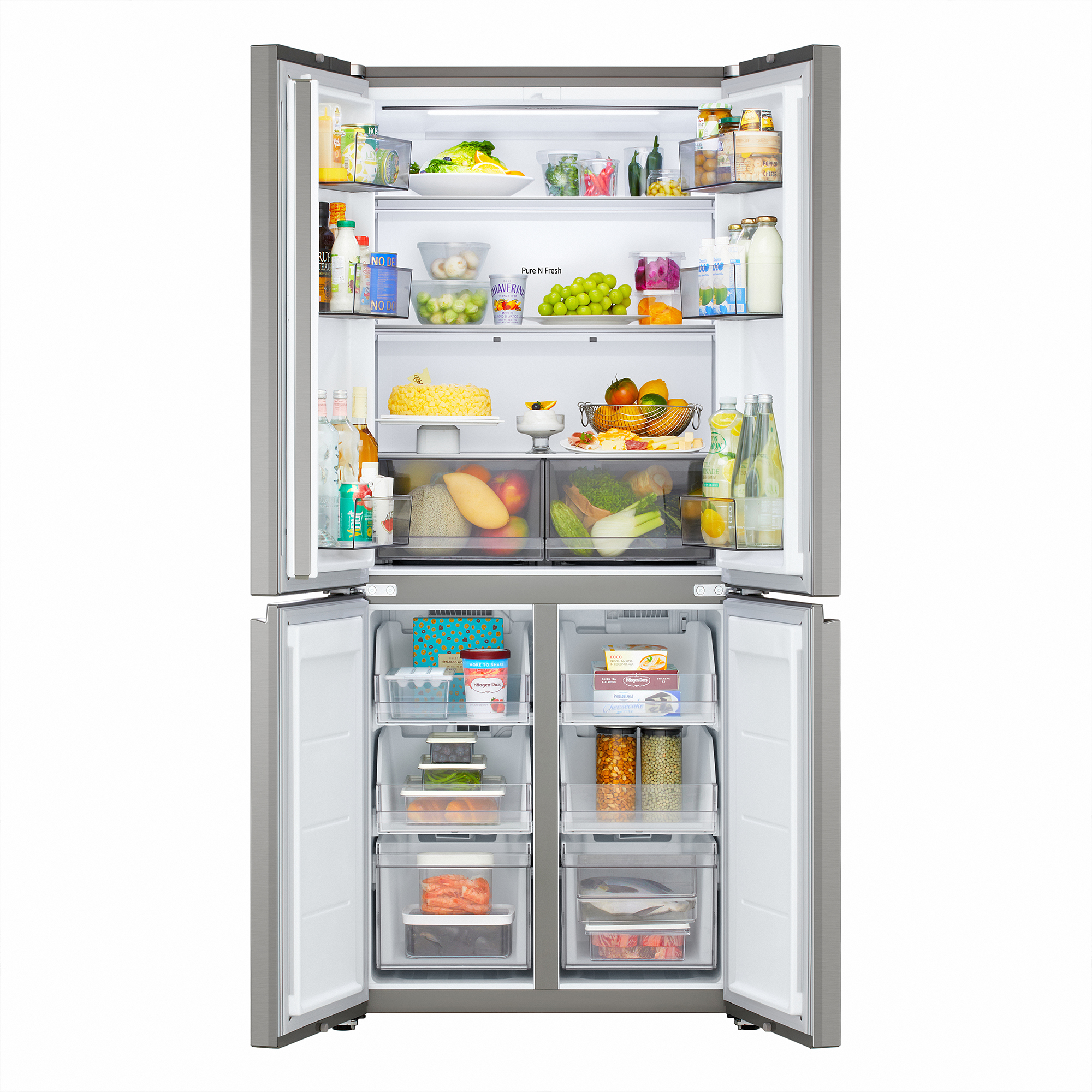 Frigorífico abierto de cuatro puertas lleno de verduras frescas, frutas, bebidas y varios alimentos en los estantes.