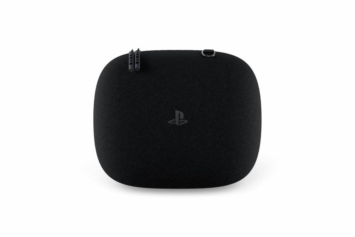 Czarne etui ochronne PlayStation z zaokrąglonymi rogami, zamkami błyskawicznymi i wytłoczonym logo.