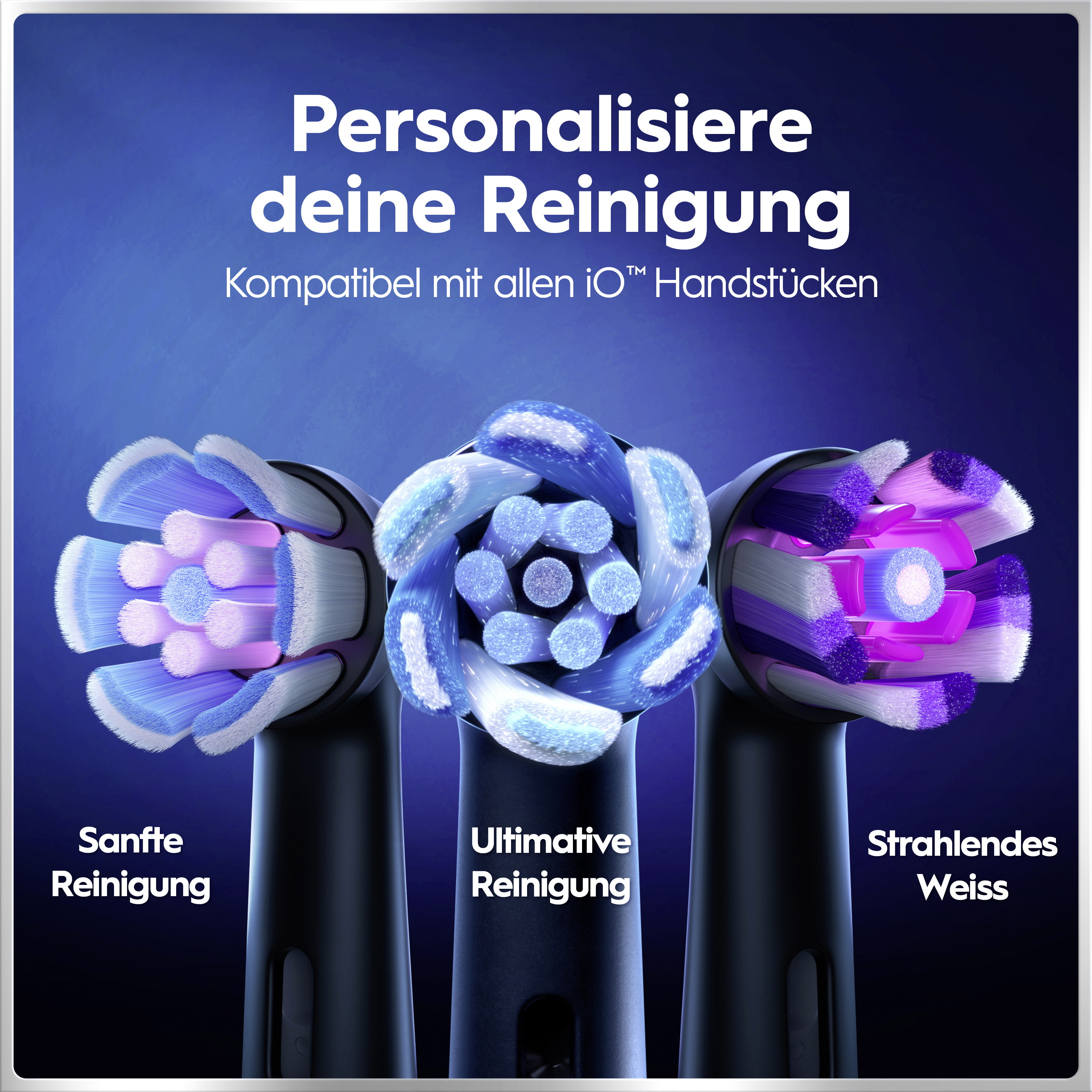 Drei verschiedene schwarze elektrische Zahnbürstenköpfe mit bunten Borsten vor einem blauen Hintergrund.