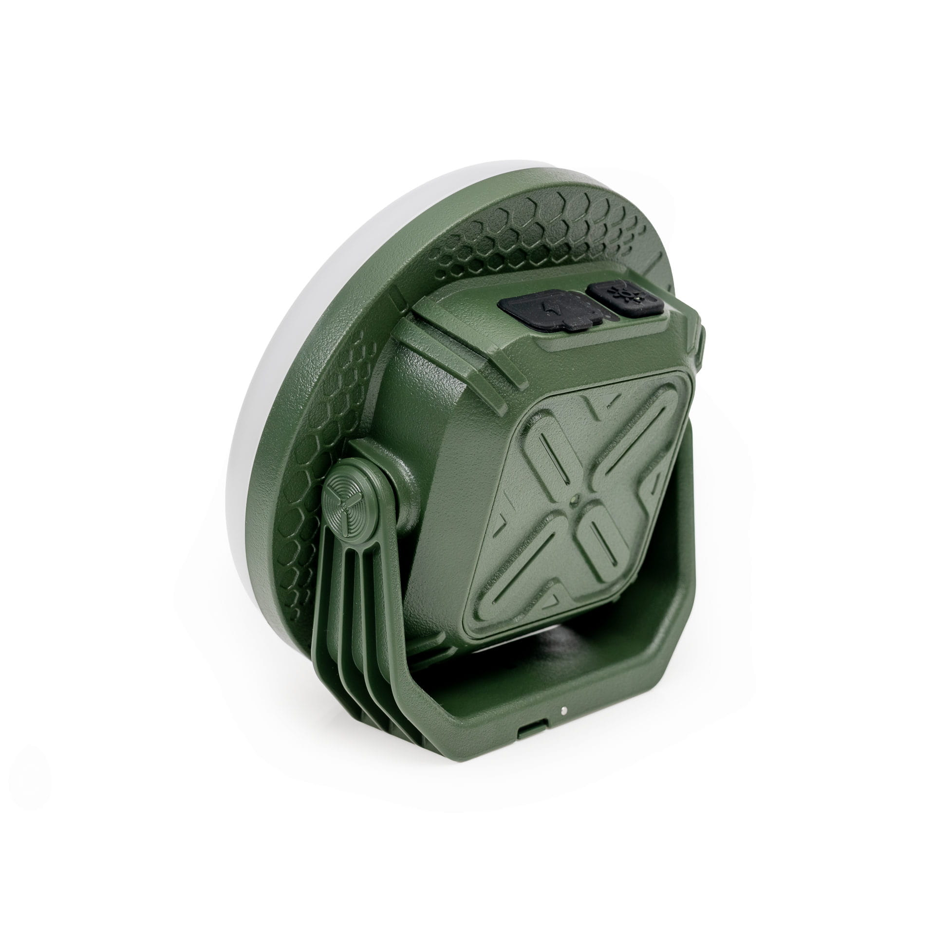 Eine grüne, runde LED-Campinglampe mit einem verstellbaren Standfuß und schwarzen Bedienknöpfen auf weißem Hintergrund.