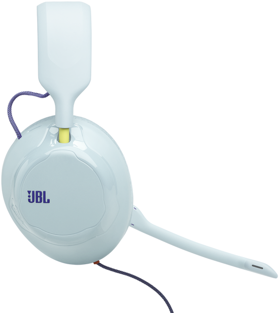 Fehér JBL on-ear fejhallgató mikrofonkarral és lila kábellel fekete háttér előtt.