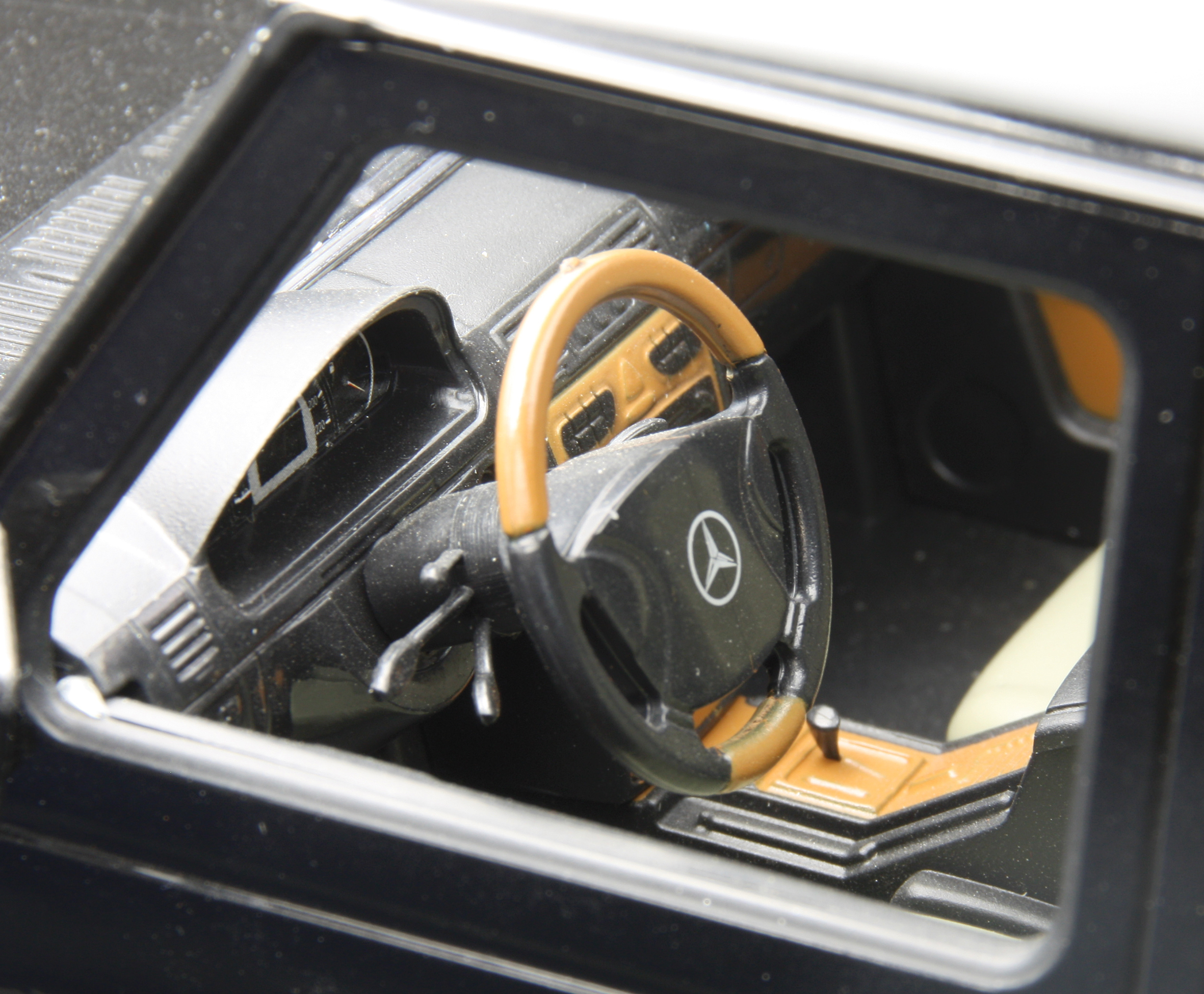 JAMARA Mercedes G55 AMG 1:14 40 MHz RC Auto, Schwarz