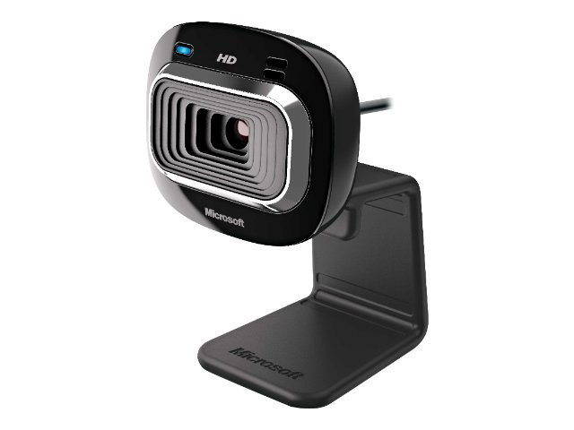 Schwarze Microsoft Webcam auf einem Ständer. Das Objektiv ist zentriert.