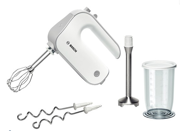 Weißer und grauer Bosch Handmixer mit Aufsätzen, einschließlich Schneebesen und Pürierstab.