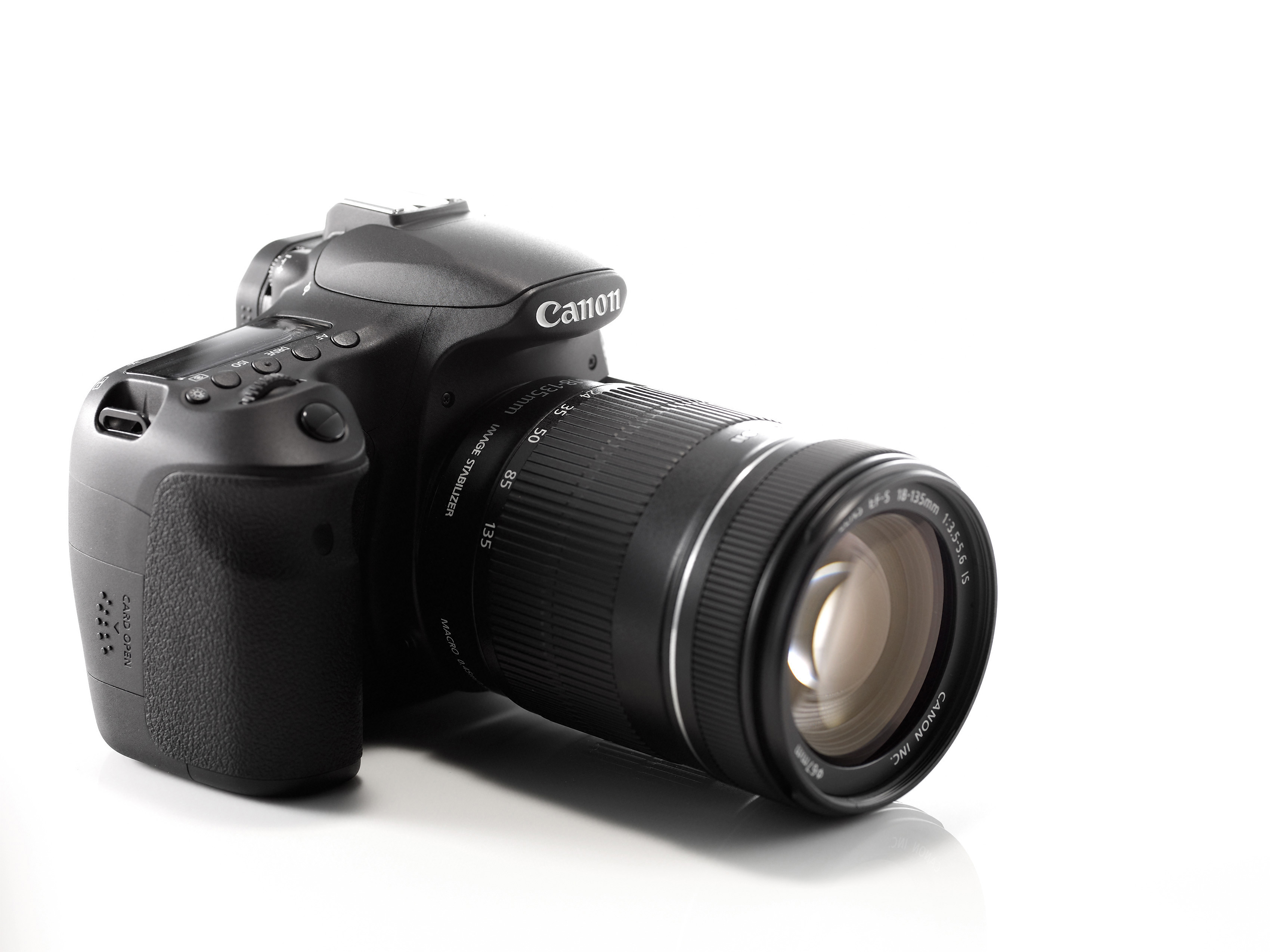 CANON EOS 60D 18-135 mm IS Lens Kit Dijital SLR Fotoğraf Makinesi