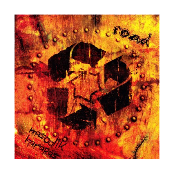Album borító. Újrahasznosítás szimbólum rozsdás felületen. Szöveg: Road, Masodik Harapas.