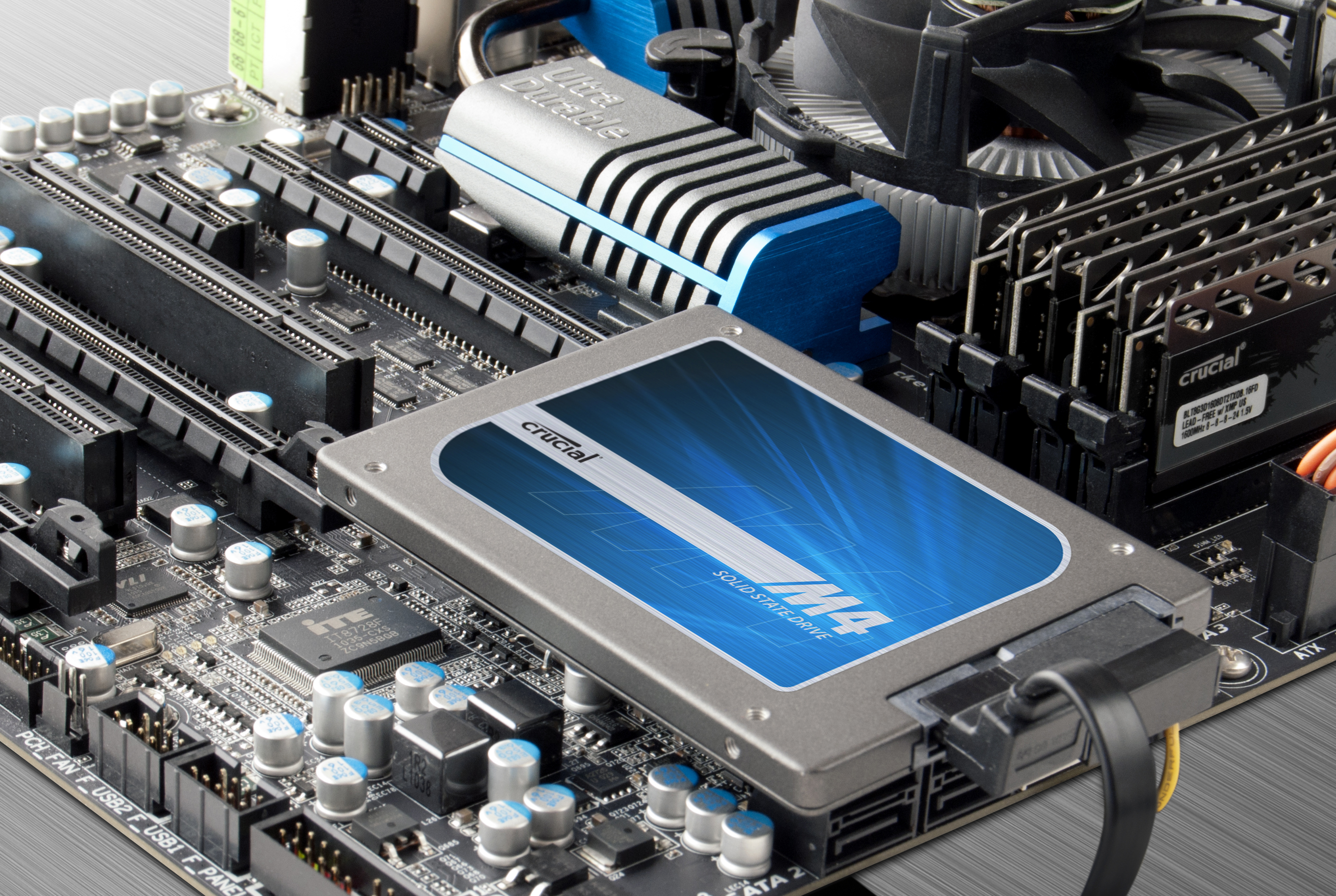 CRUCIAL CT512M4SSD2 512GB M4 2,5 Zoll SSD, 512 GB SSD, 2,5 Zoll, intern