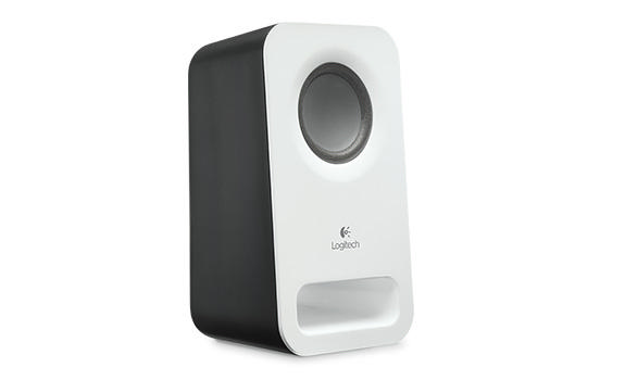 Beyaz ön yüzü olan siyah beyaz Logitech subwoofer hoparlör.