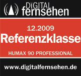 Auszeichnungslogo mit Digital Fernsehen, "Referenzklasse" Text, Datum und Humax-Produkt.
