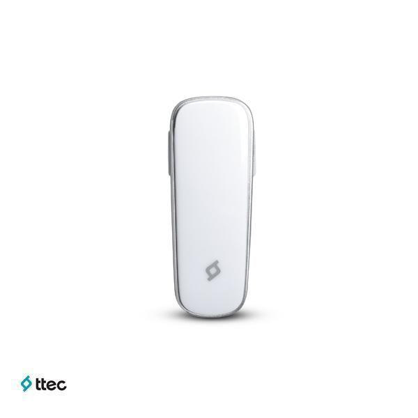 Beyaz Bluetooth kulaklık, oval şekil, gümüş kenarlı, beyaz bir arka plan üzerinde izole edilmiş.