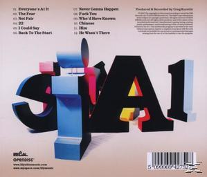 CD-borító színes, stilizált betűkkel, melyek a „STAI” szót és az 1-es számot betűzik. Szöveg a jobb oldalon.