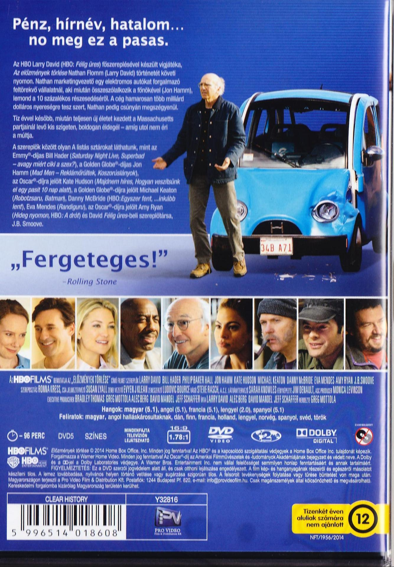 Egy férfi egy kék kisautó mellett áll, egy DVD-tok hátulján, több nyelven felirattal.